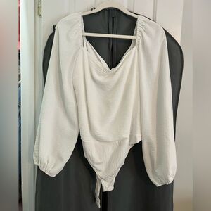 White long sleeve tie-back bodysuit